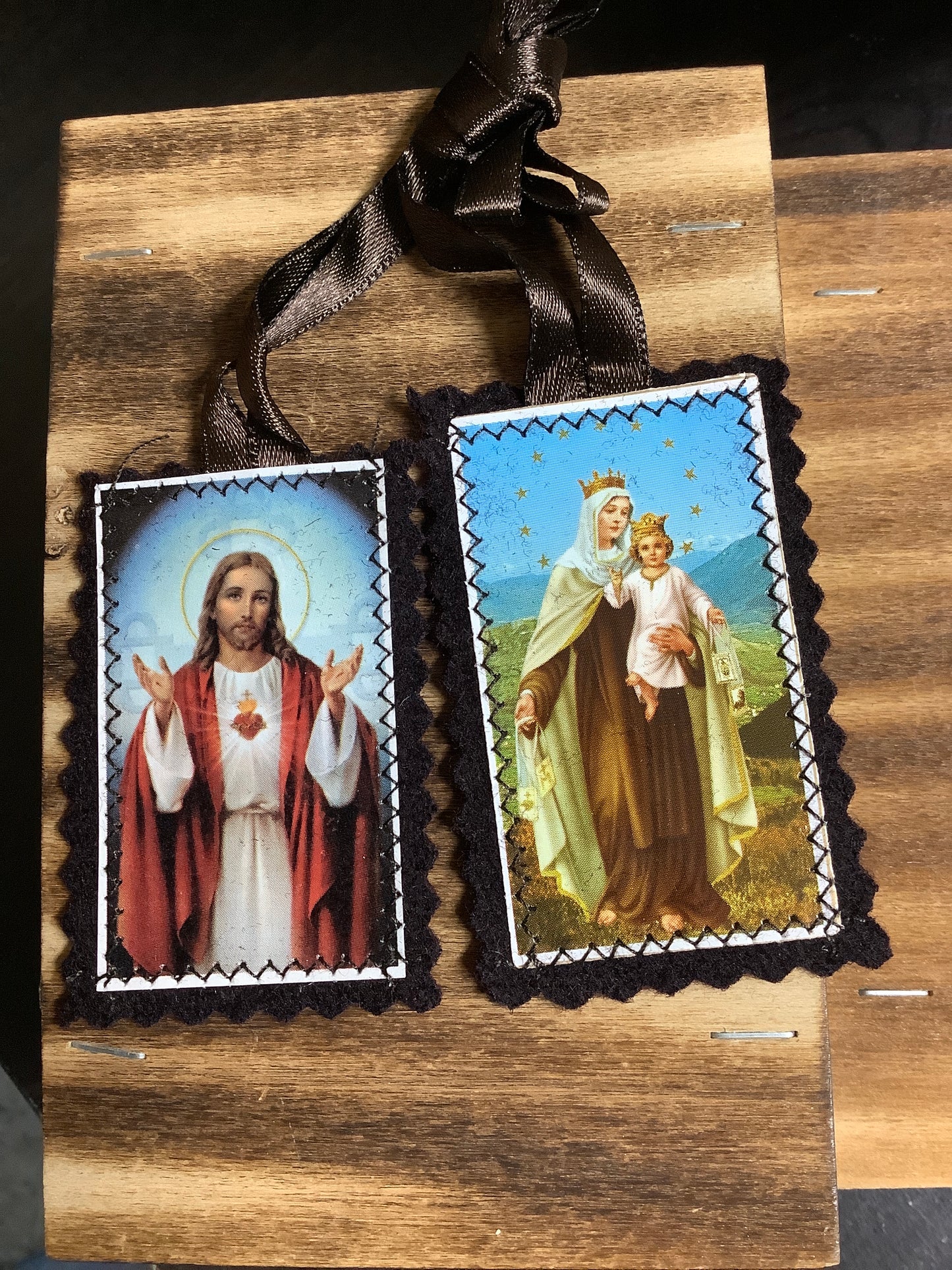Lg Brown Scapular